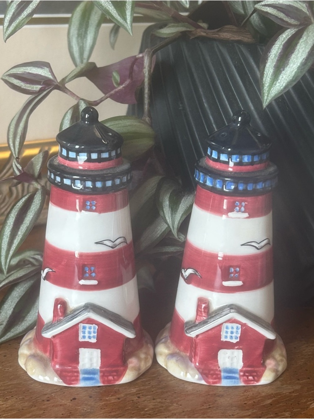 🐕3/20 Vintage Flowers, Inc Balloons Hand-Painted Lighthouse Salt/Pepper Shakers